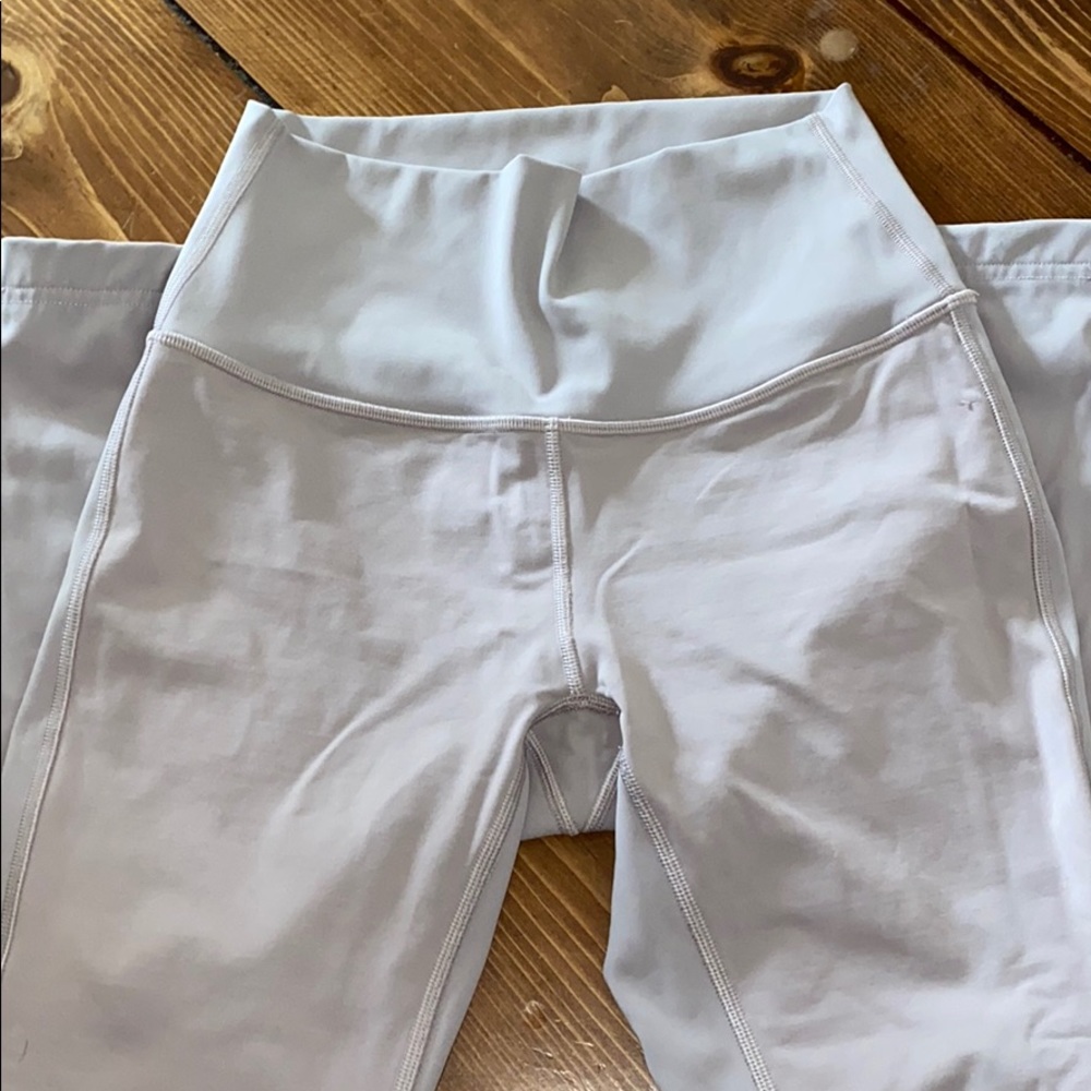 Lulu lemon leggings in a lilac color cropped fit